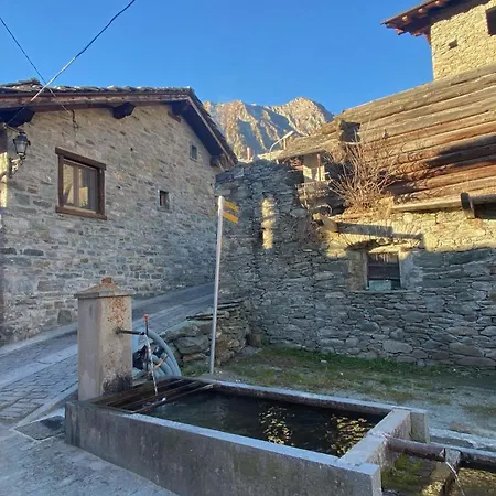 Rascard Roccia Nera Tatil Evi Champoluc